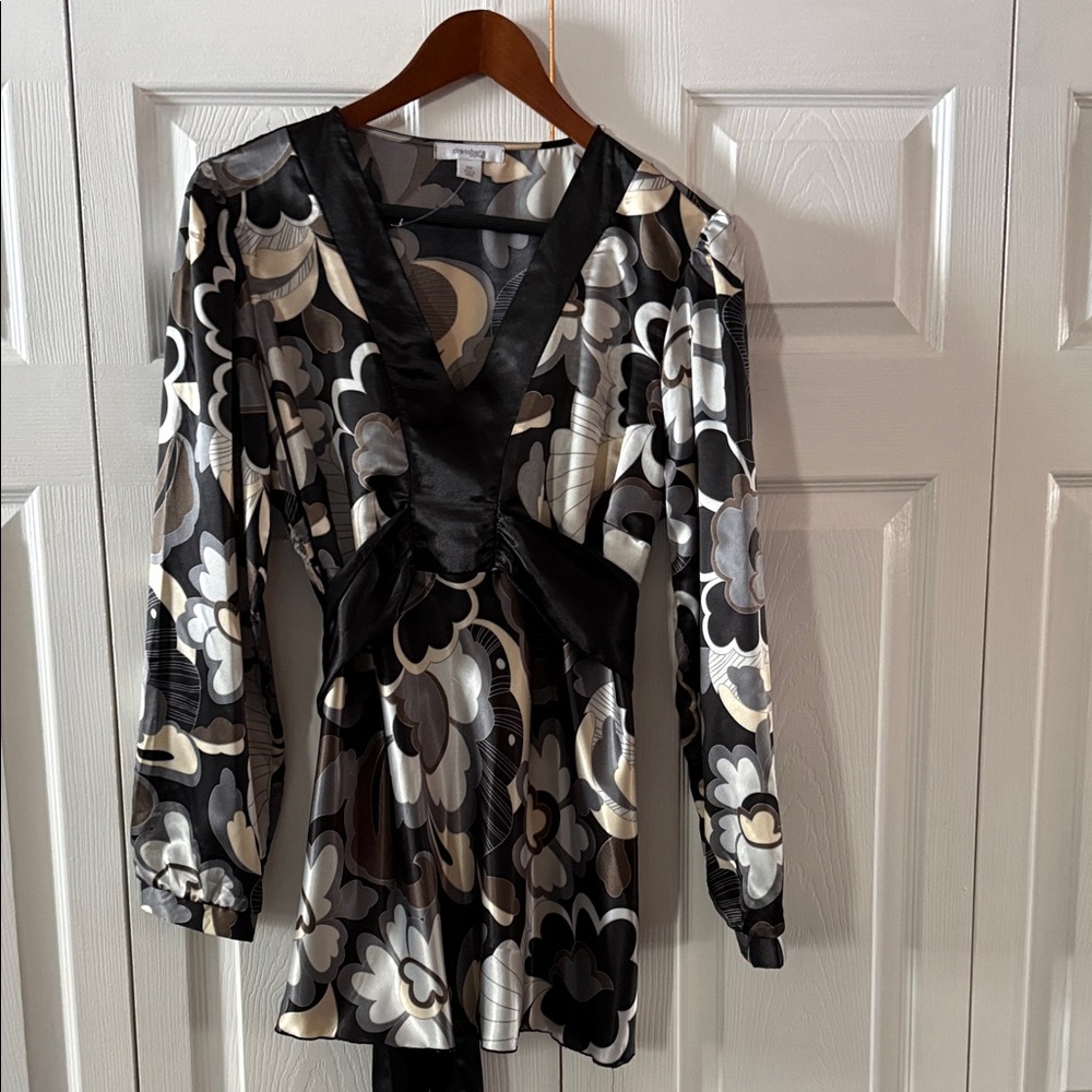 dressbarn Black and White Floral Blouse